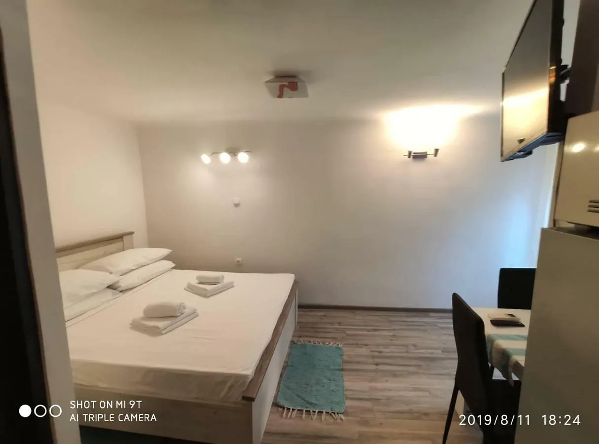 Apartament Cres 0*,