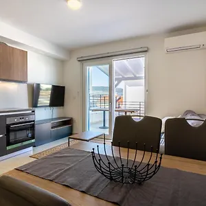 Apartment Island Paradise, Cres