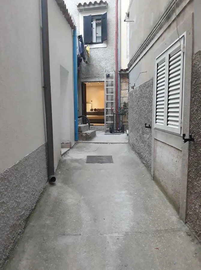Apartament Cres 0*,  Croatia